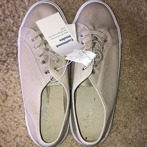 tan lace up shoes